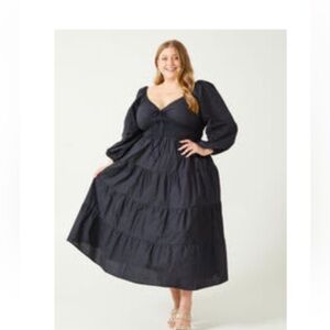 Arula // Black Long Sleeve Maxi Dress